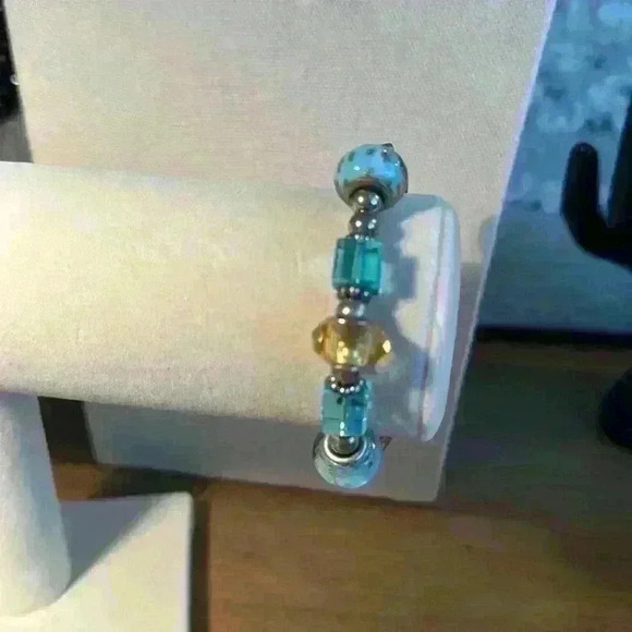 Vintage Stretch Glass Beads with Some Foil Glass Beads - Picture 3 of 5